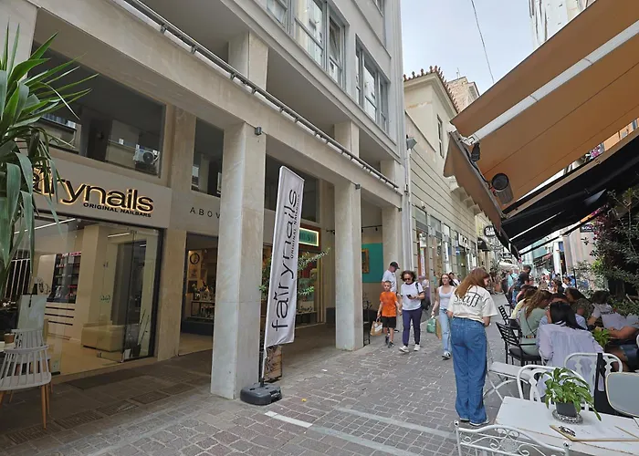 Your Cube Place At Ermou - Plaka